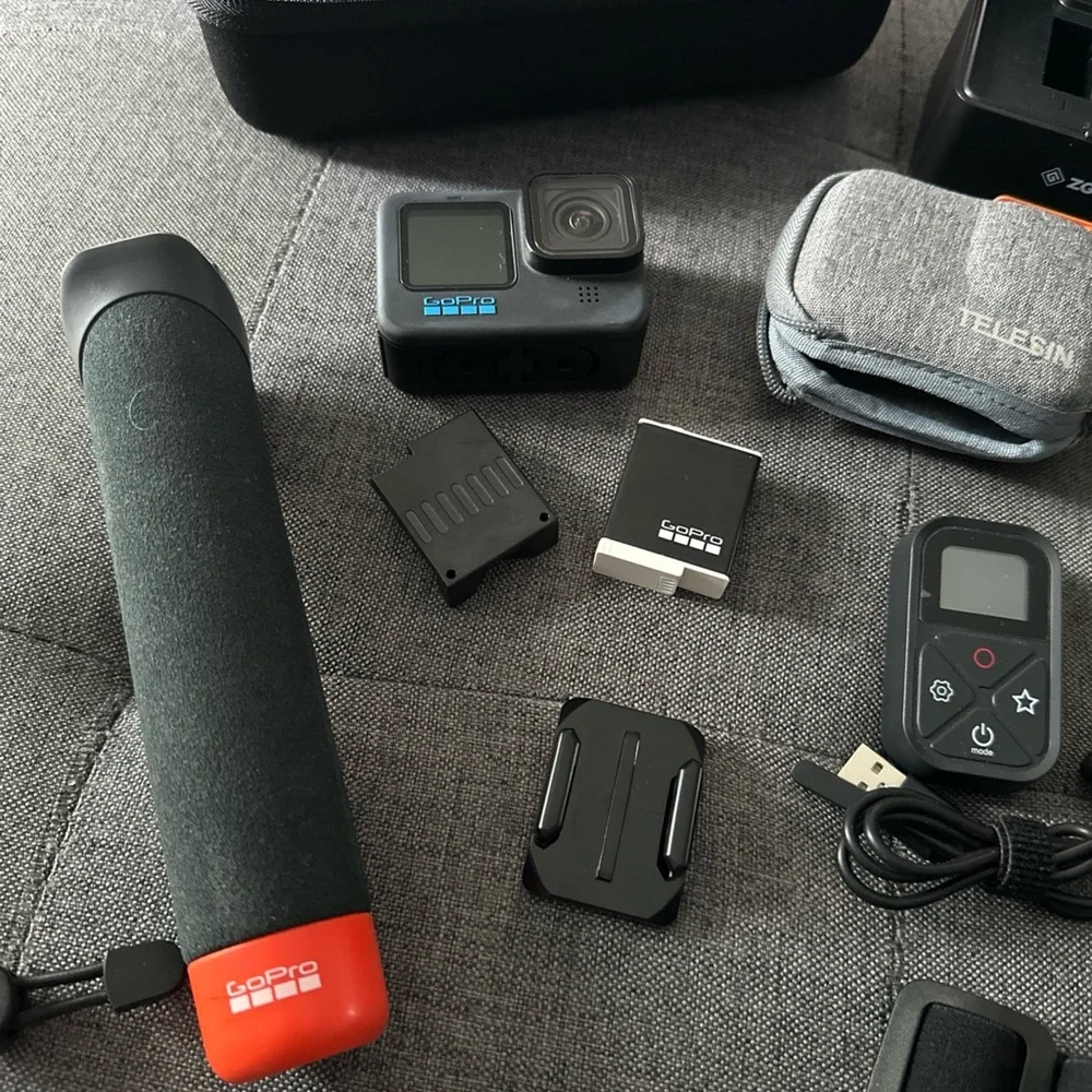 Go Pro 11 black camera with 12 piece accessories. - Picture 7 of 12